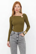 Blusa Canelada Com Detalhe Metálico ACT Feminina Golden Olive