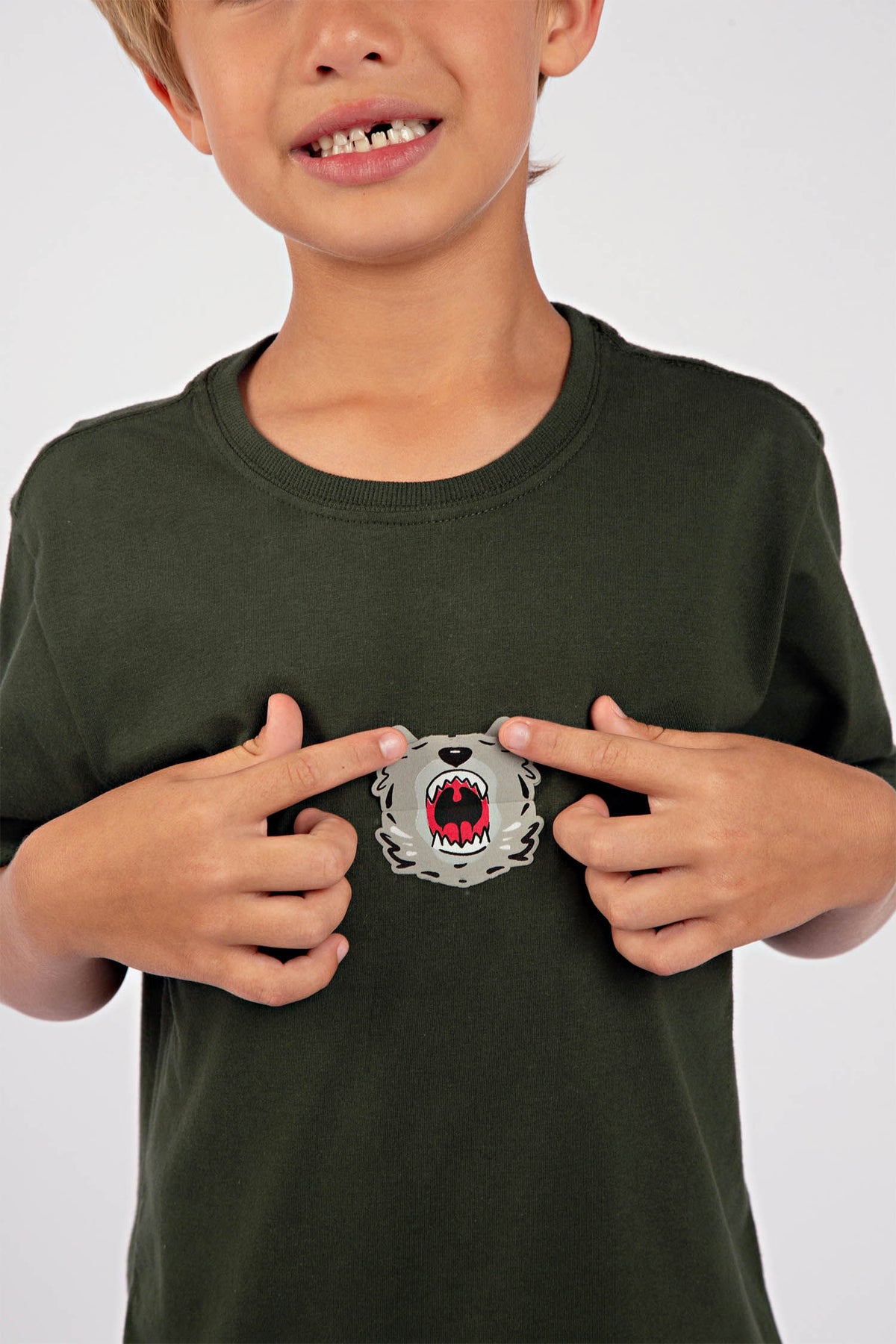 Camiseta Interativa Raw Menino Acostamento Kids Verde Nativo