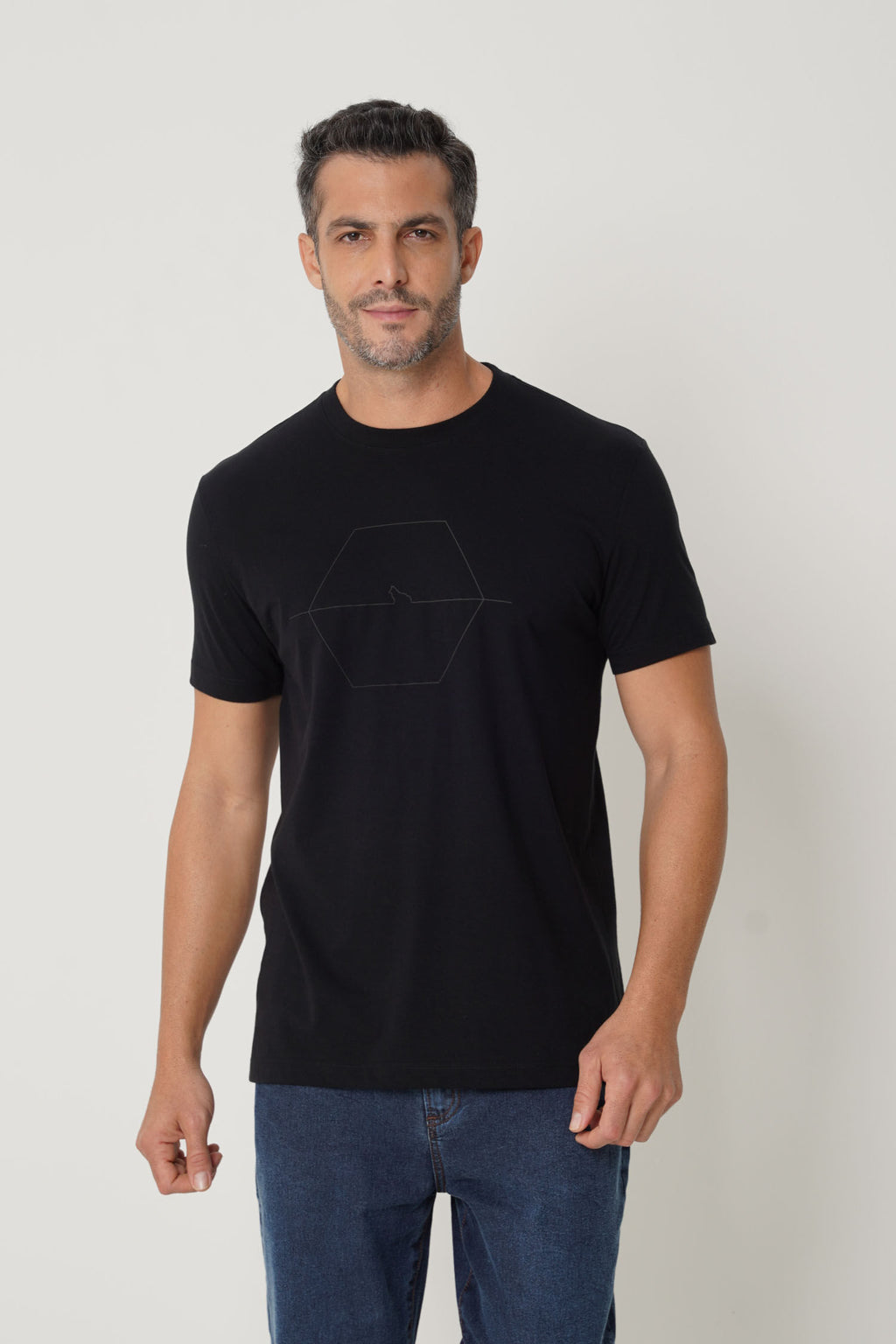 Camiseta Wolf Hexagon Masculina Acostamento Preto