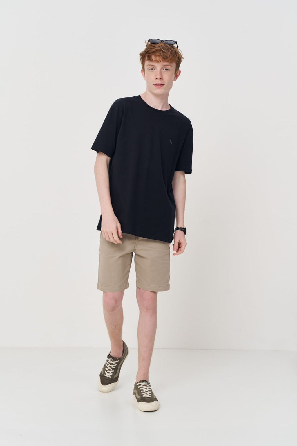 Camiseta Classic Estampa Menino Acostamento Next Preto