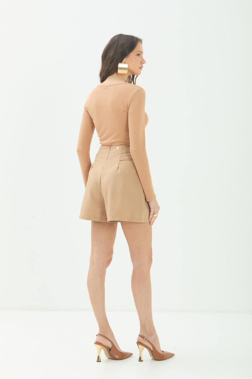 Short Alfaiataria Com Cinto ACT Feminino Sand