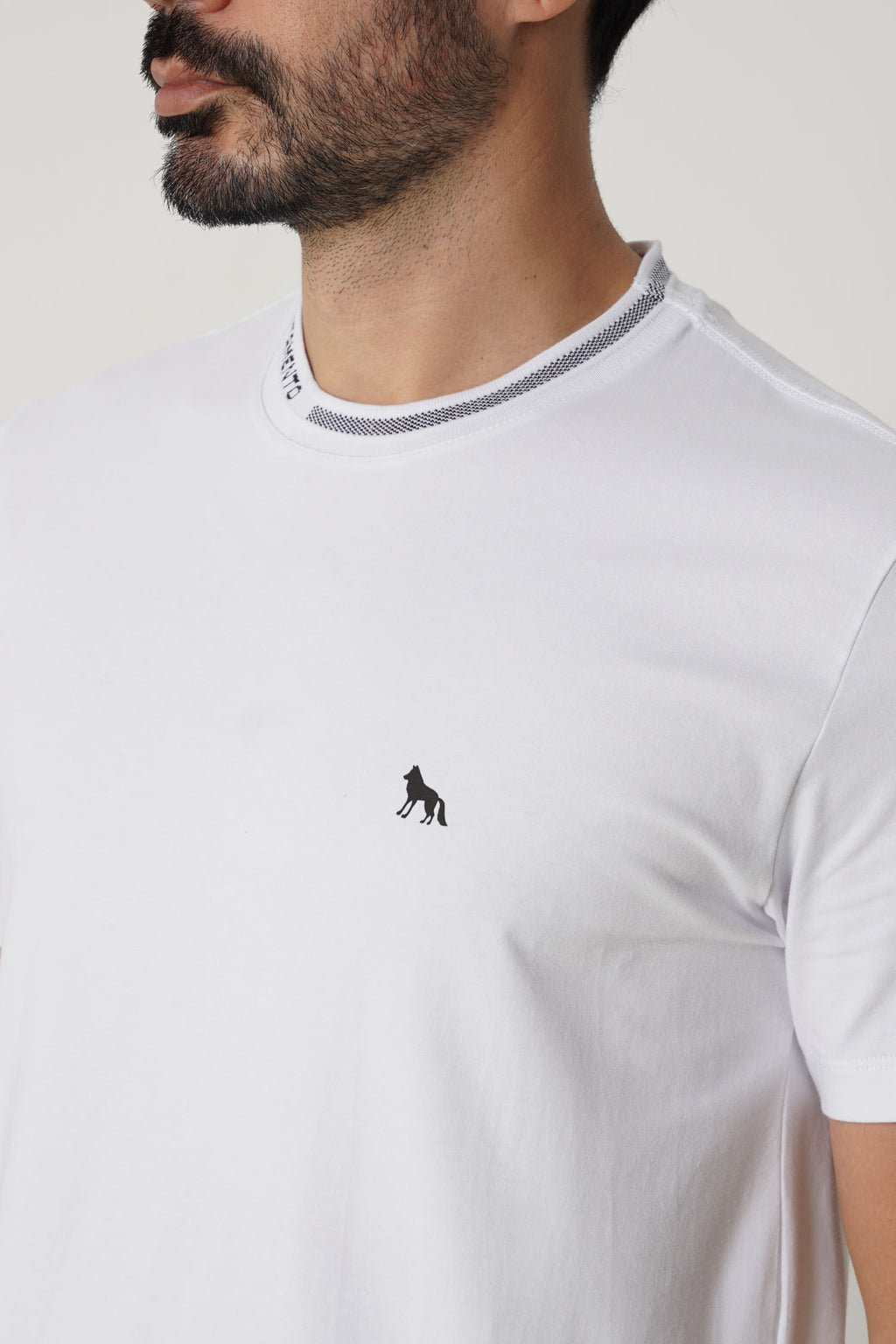 Camiseta Elastano Lobo Masculina Acostamento Branco