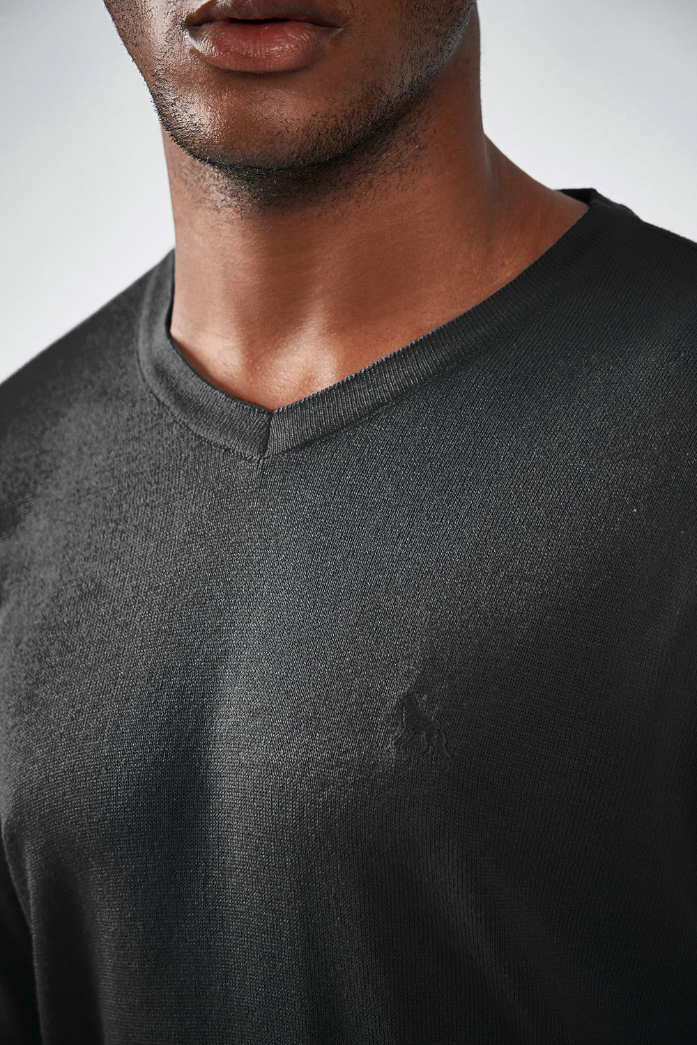 Tricot Básico Gola V Masculino Acostamento Bordo