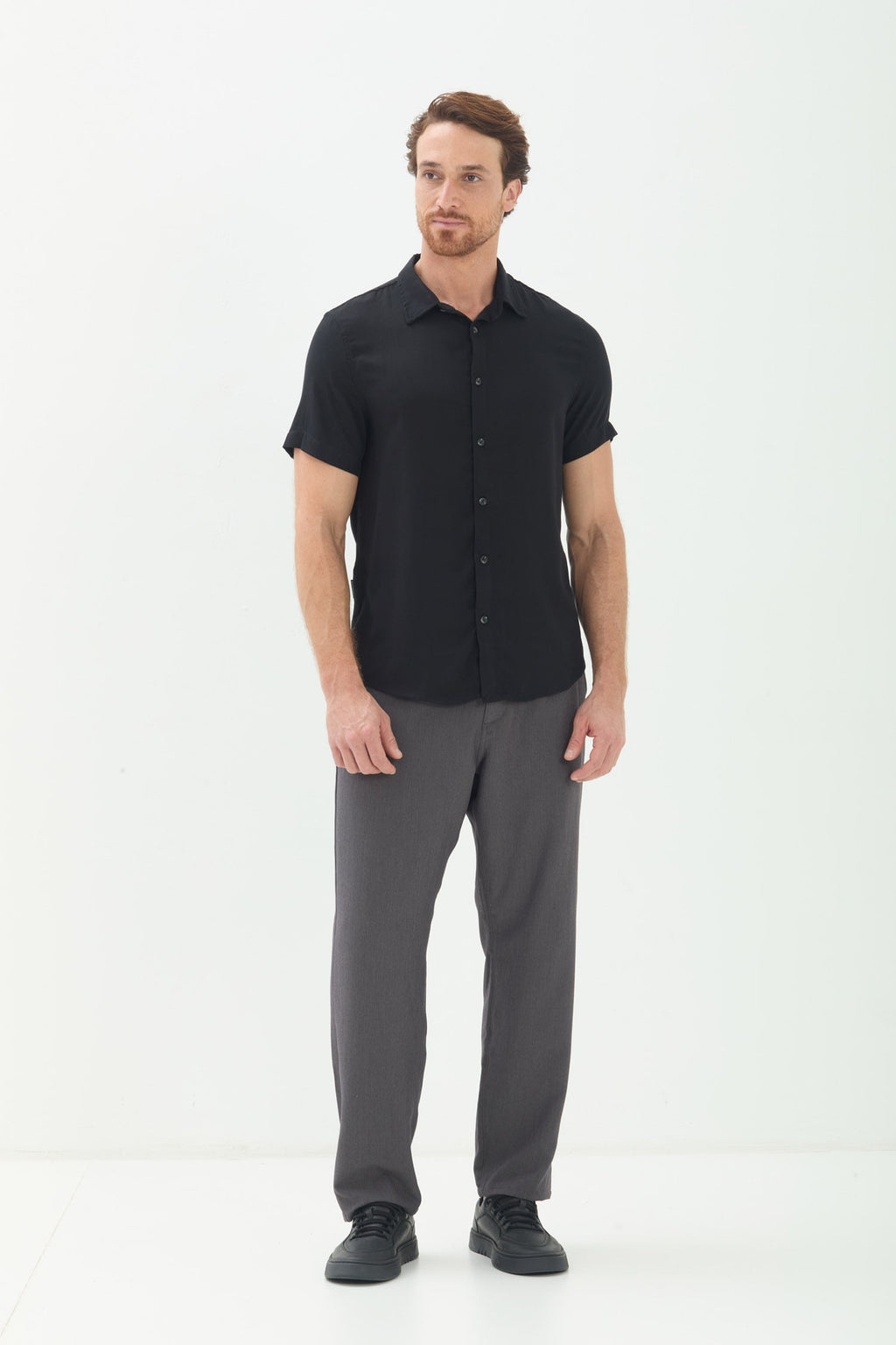 Camisa Manga Curta Leve Masculino Acostamento Preto