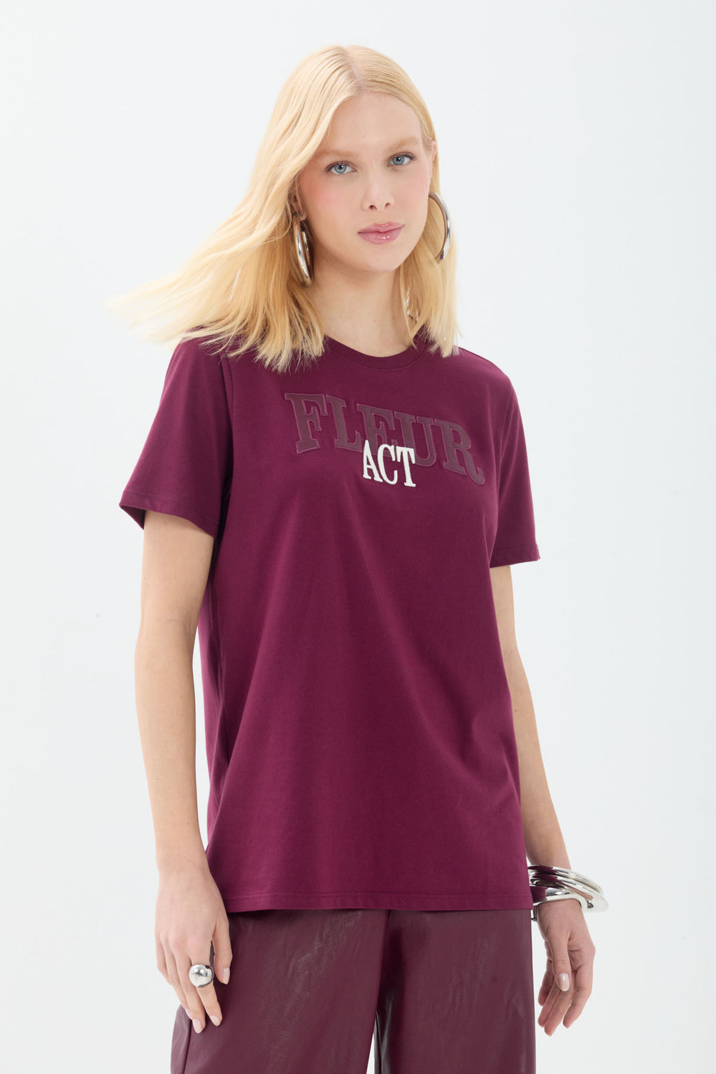 T-shirt Estampada Casual ACT Feminina Deep Ruby
