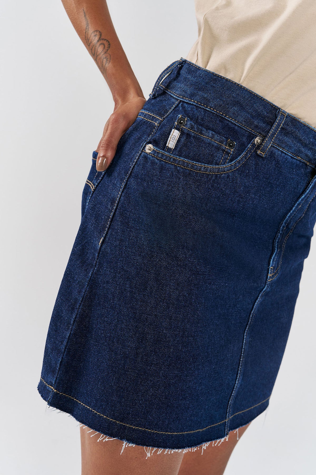 Saia Jeans Curta Feminina Inblanche Jeans Escuro