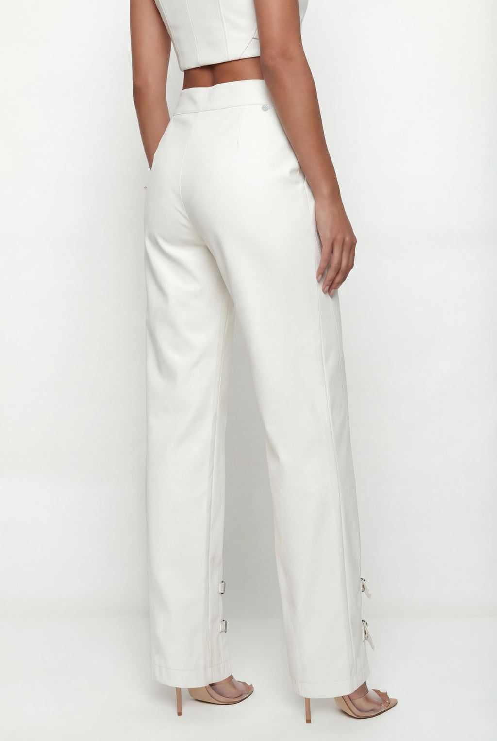 Calça Pu Com Fivela ACT Feminina Off White