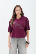 T-Shirt Lobo Aplicado ACT Feminino Deep Ruby