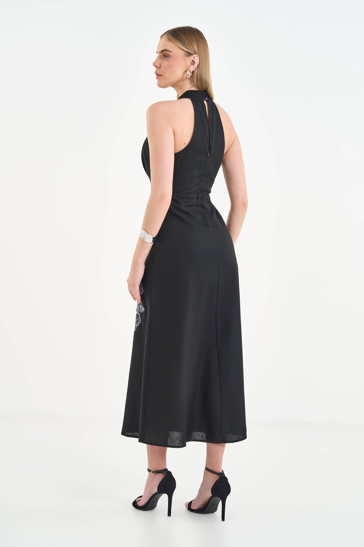 Vestido Longo Linho Bordado Rosas ACT Feminino Preto