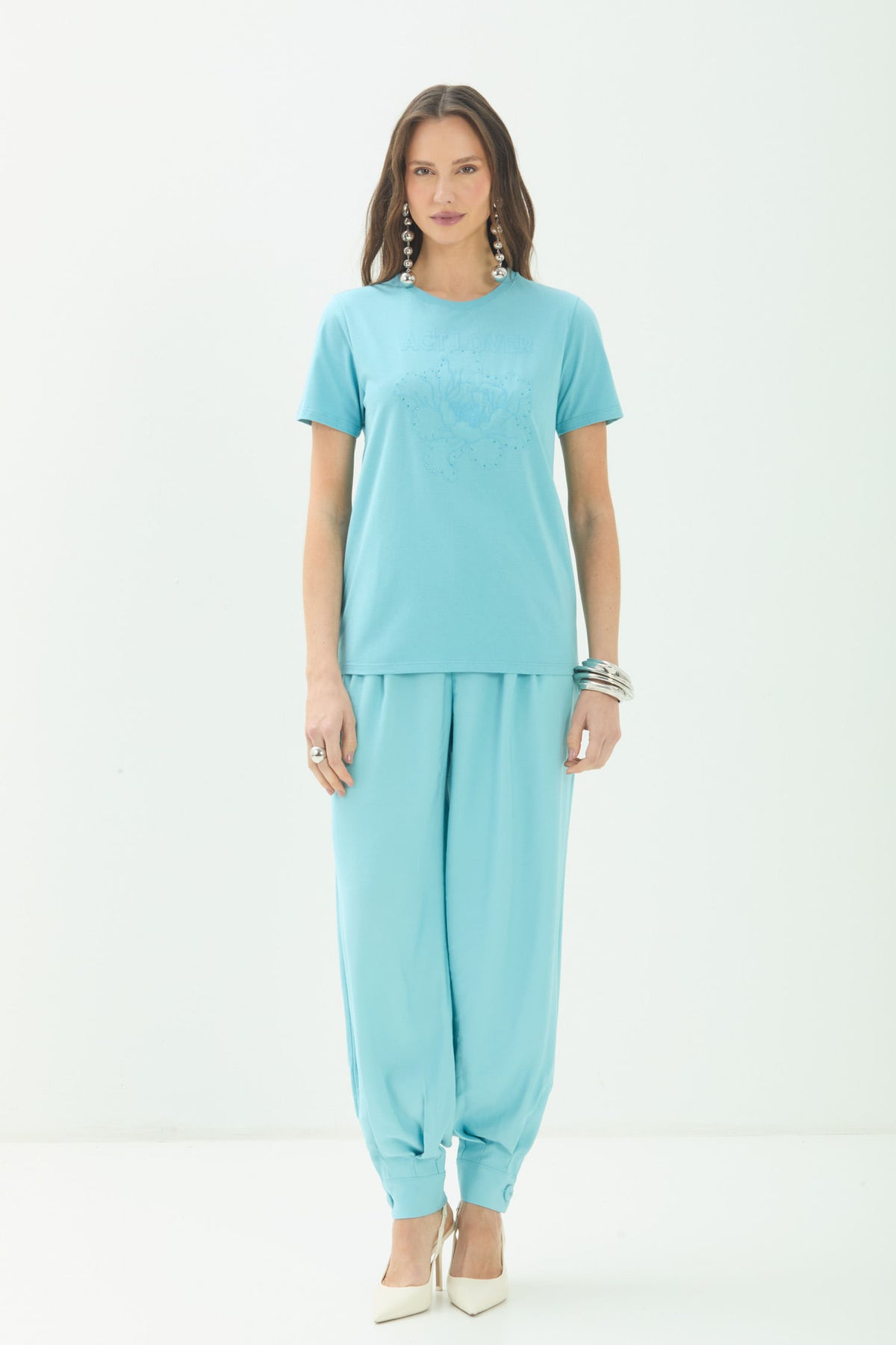 T-Shirt Bordado Floral Strass ACT Feminino Misty Blue