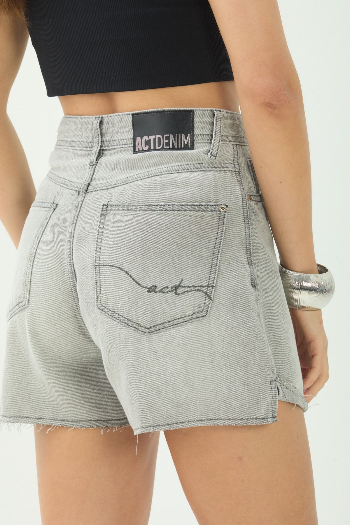 Shorts Jeans Mom Estonado ACT Feminino Jeans Claro