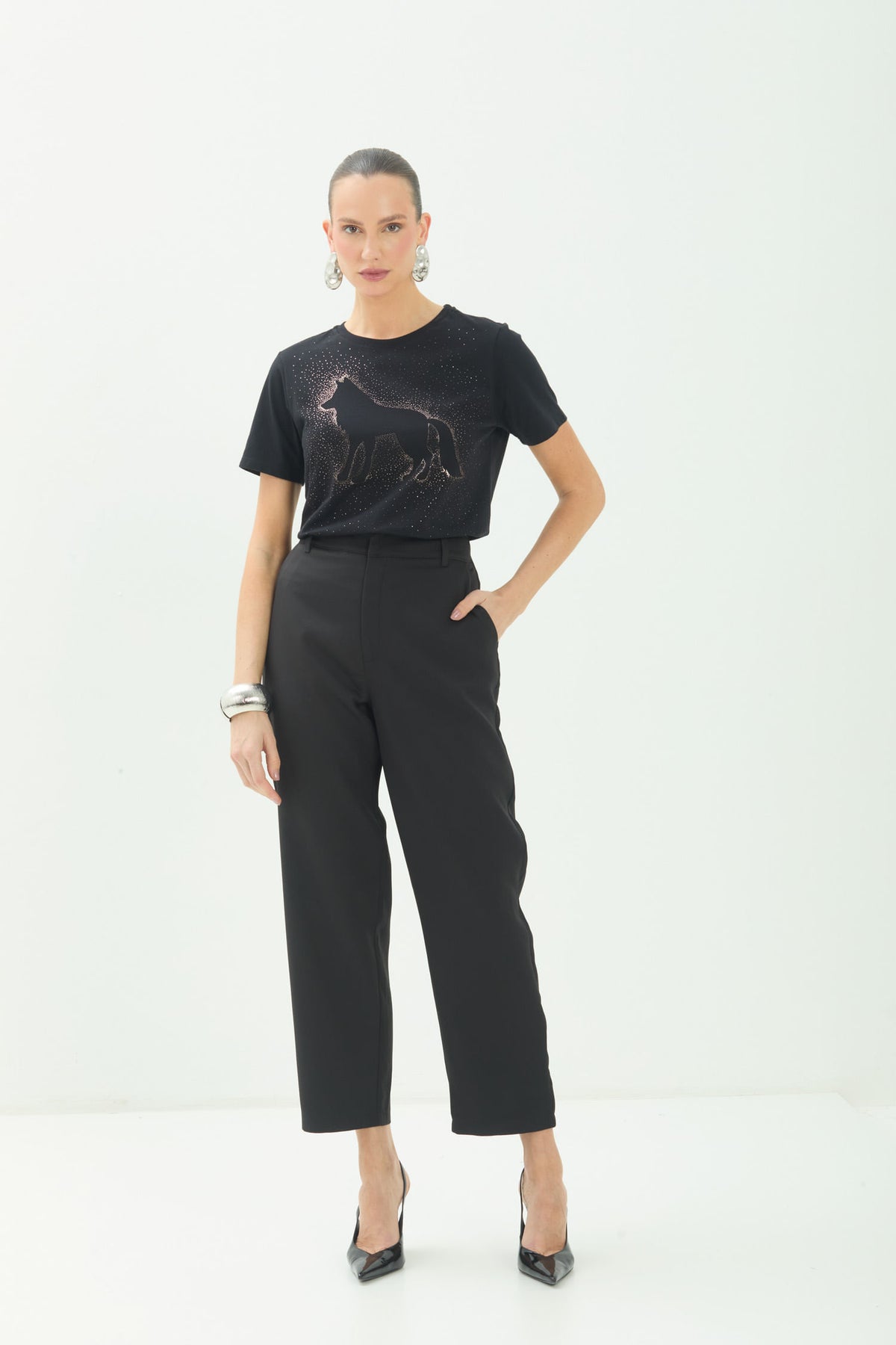 T-Shirt Lobo Brilho ACT Feminina Preto