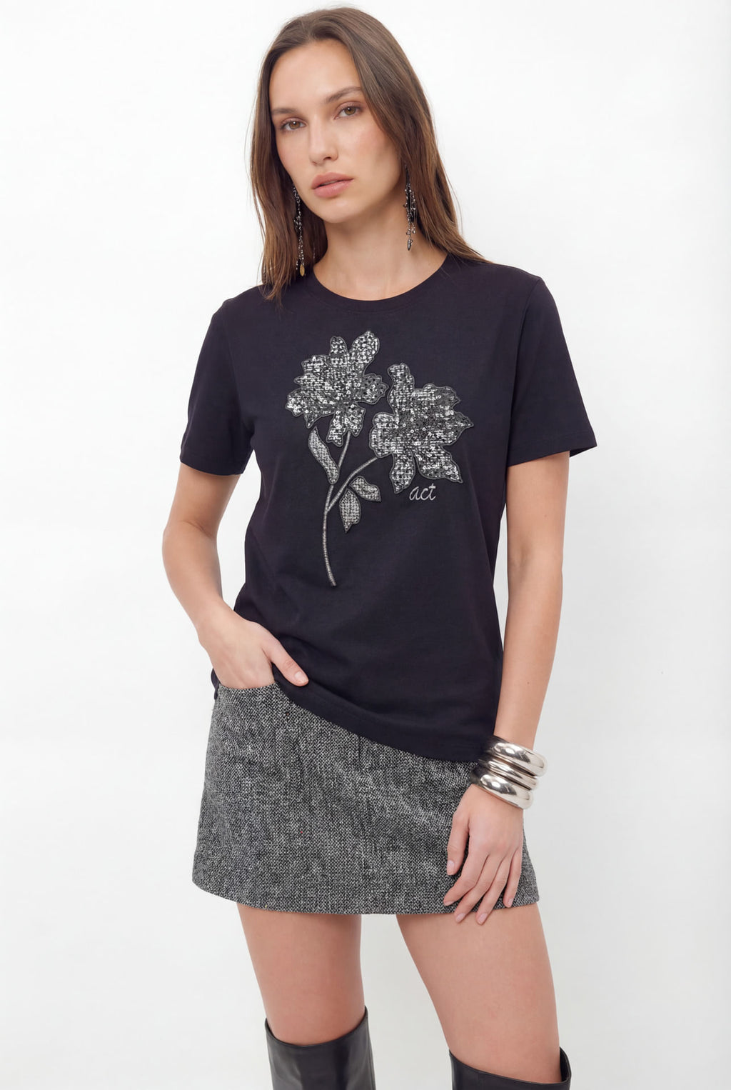 T-Shirt Bordado Floral ACT Feminina Off White