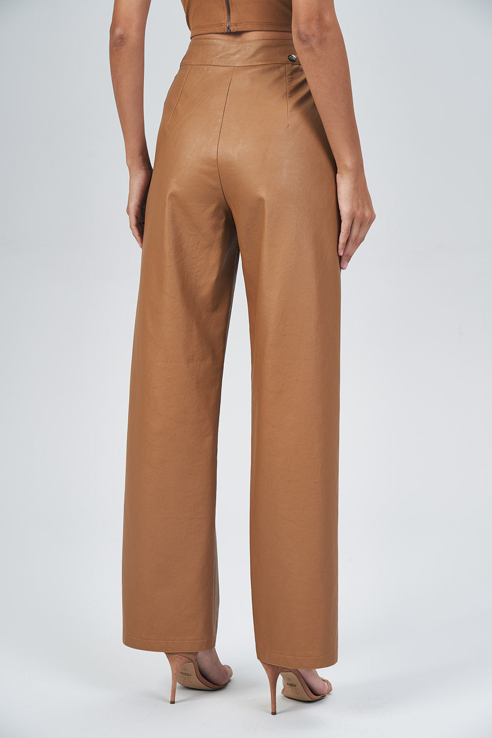 Calça Reta PU Feminina Acostamento Red Velvet