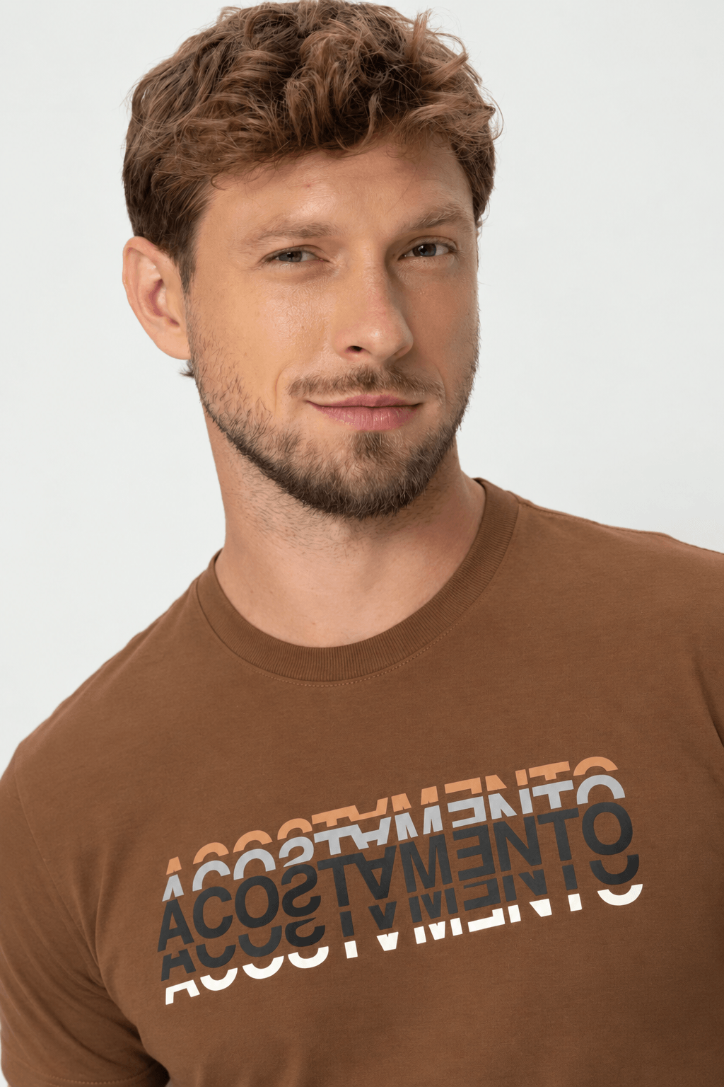 Camiseta Estampa Frontal Masculina Acostamento Marrom Castanho