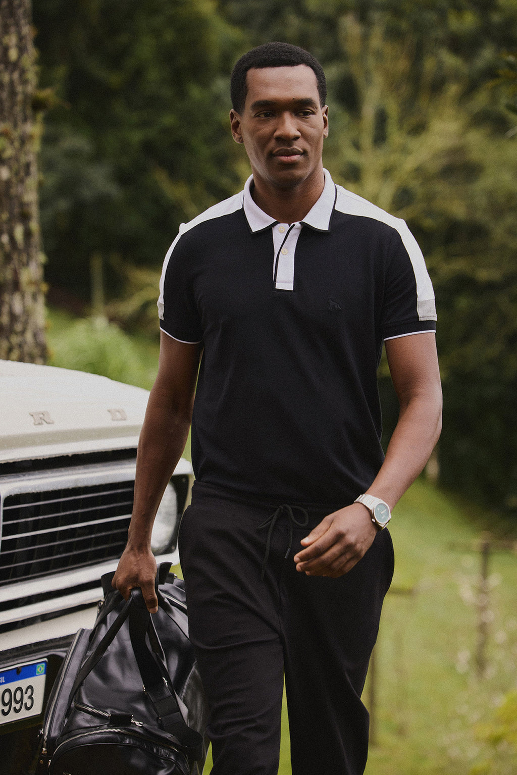 Polo Com Recortes Masculina Acostamento Preto C/ Recorte Branco E Mescla
