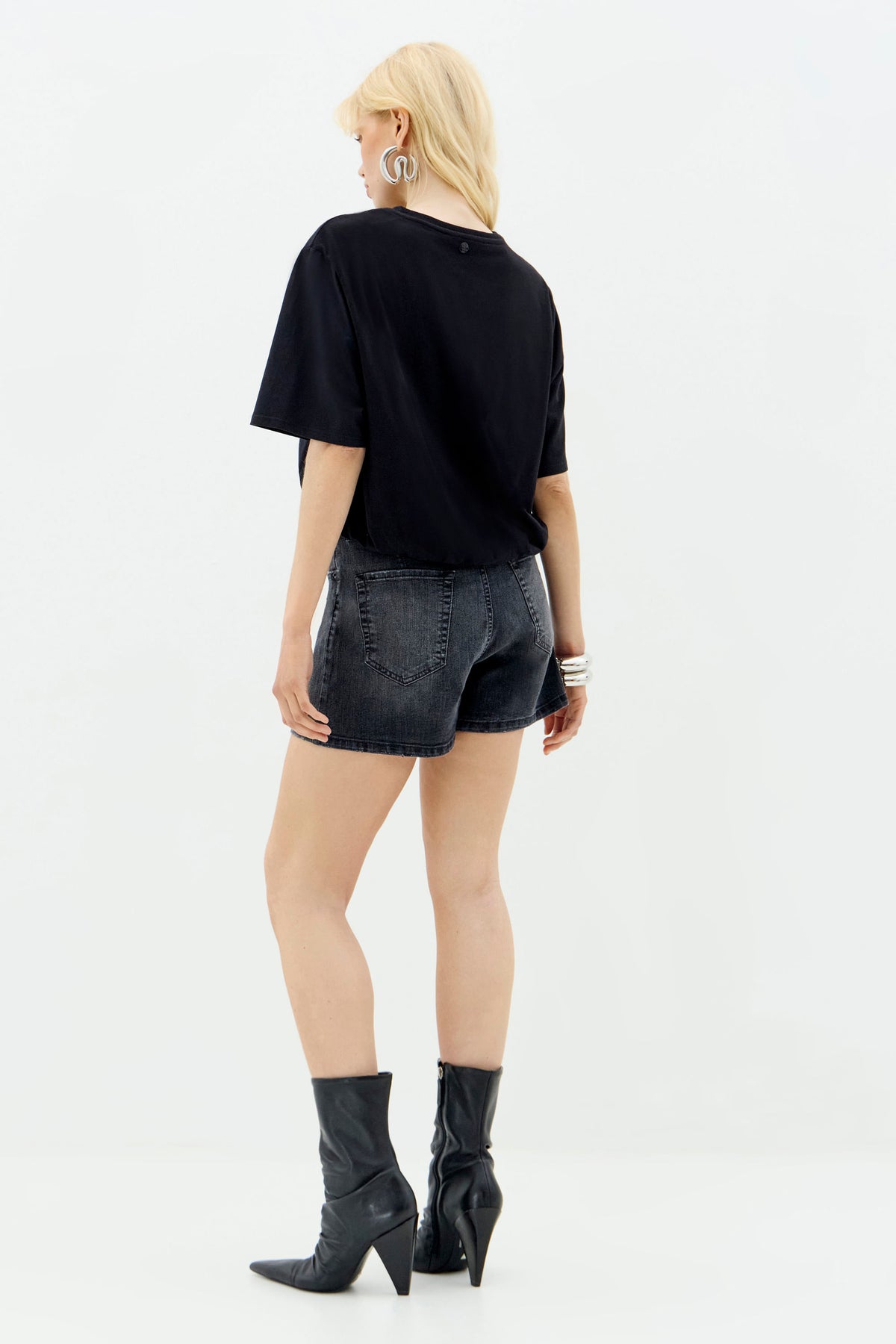 Short Jeans Classic Dark Feminino Inblanche Jeans Escuro