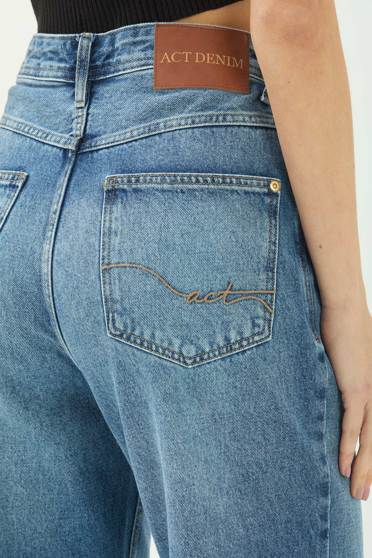 Calça Jeans Straight Clássica ACT Feminino Jeans Intermediario