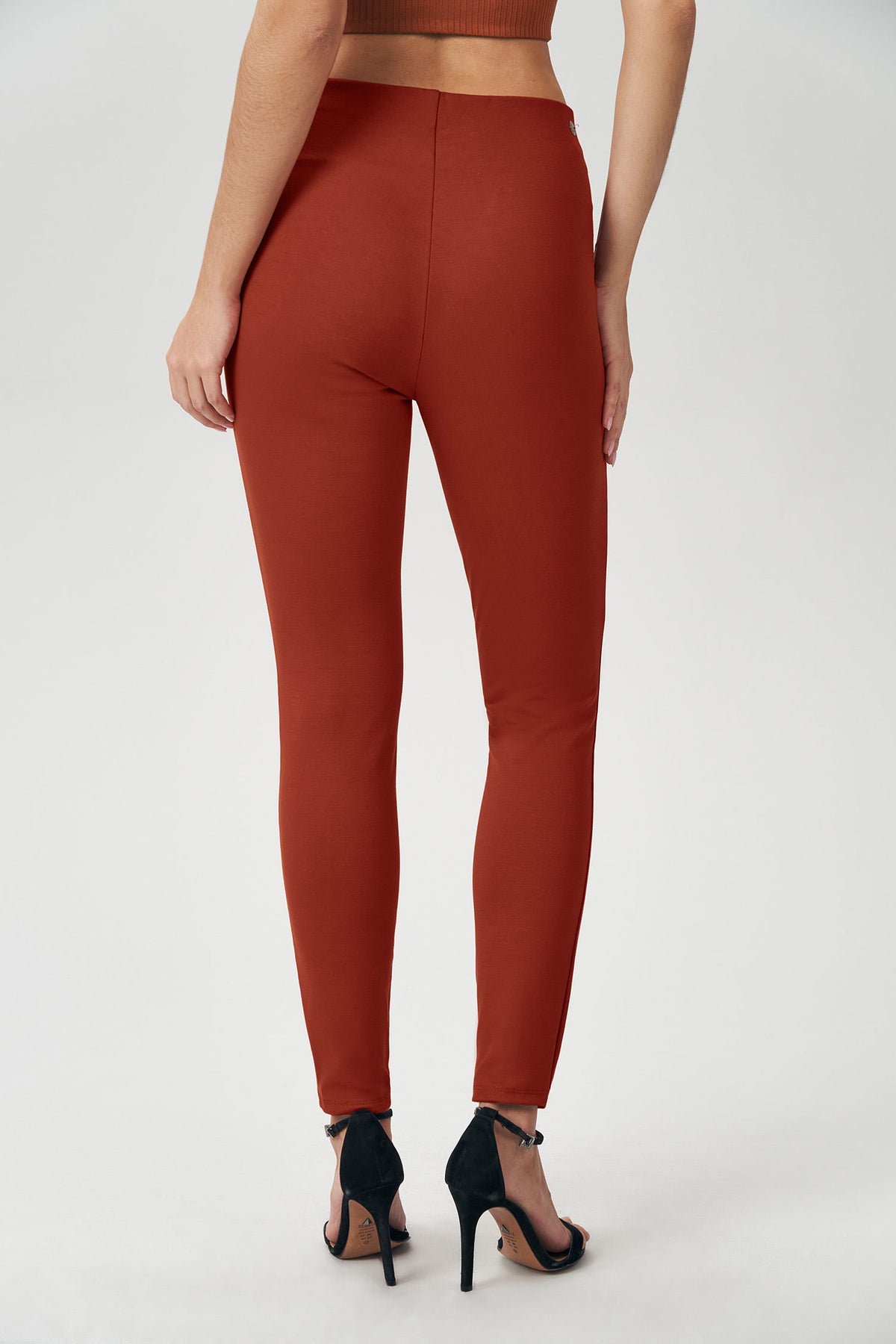 Calça Fashion Com Nervura Feminina Acostamento Cassis