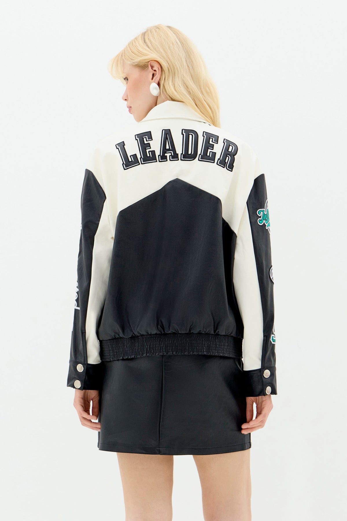 Jaqueta PU Rebel Cut Feminina Inblanche Preto C/ Off White