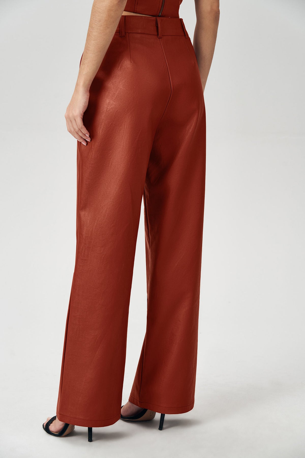 Calça Fashion PU Feminina Acostamento Cassis