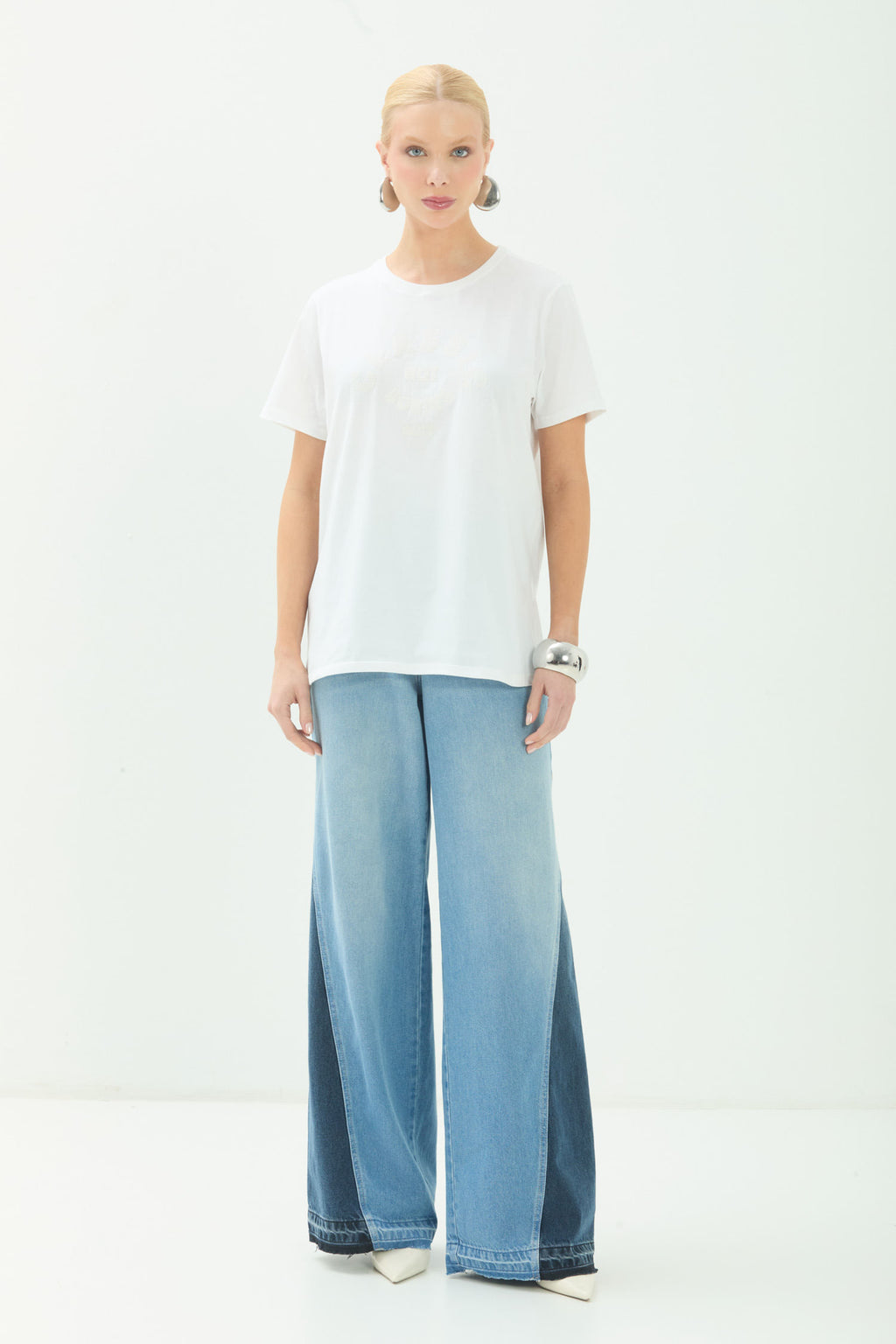 T-shirt Básica Moderna ACT Feminina Off White