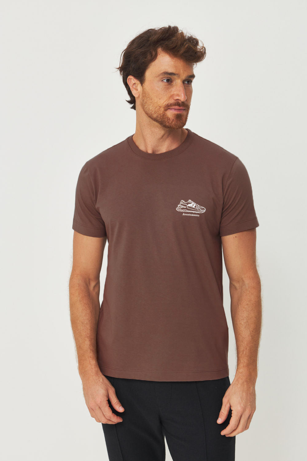Camiseta Estampa Tênis Masculino Acostamento Marrom Ipe
