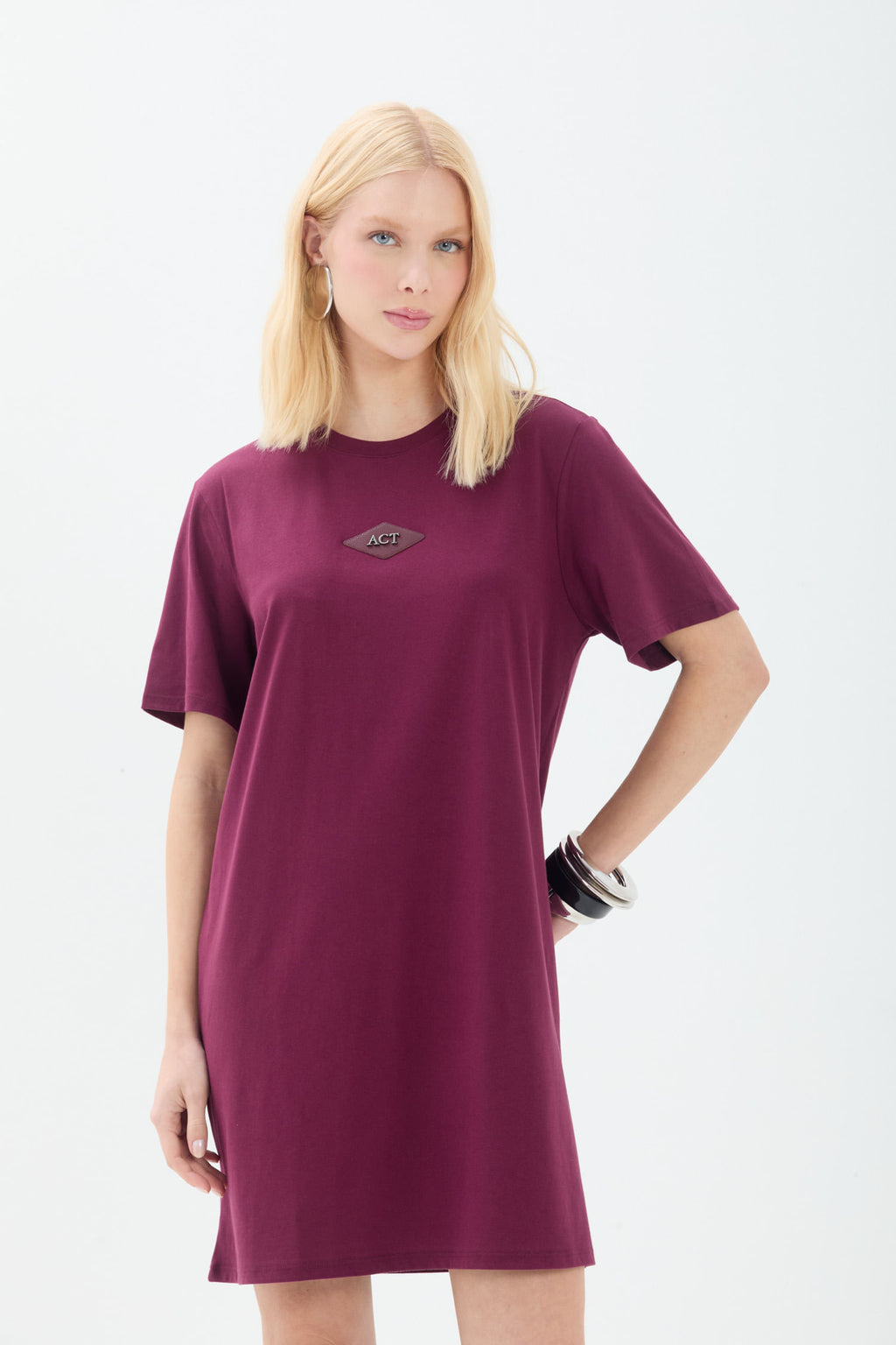 Vestido Solto Com Logo ACT Feminino Deep Ruby