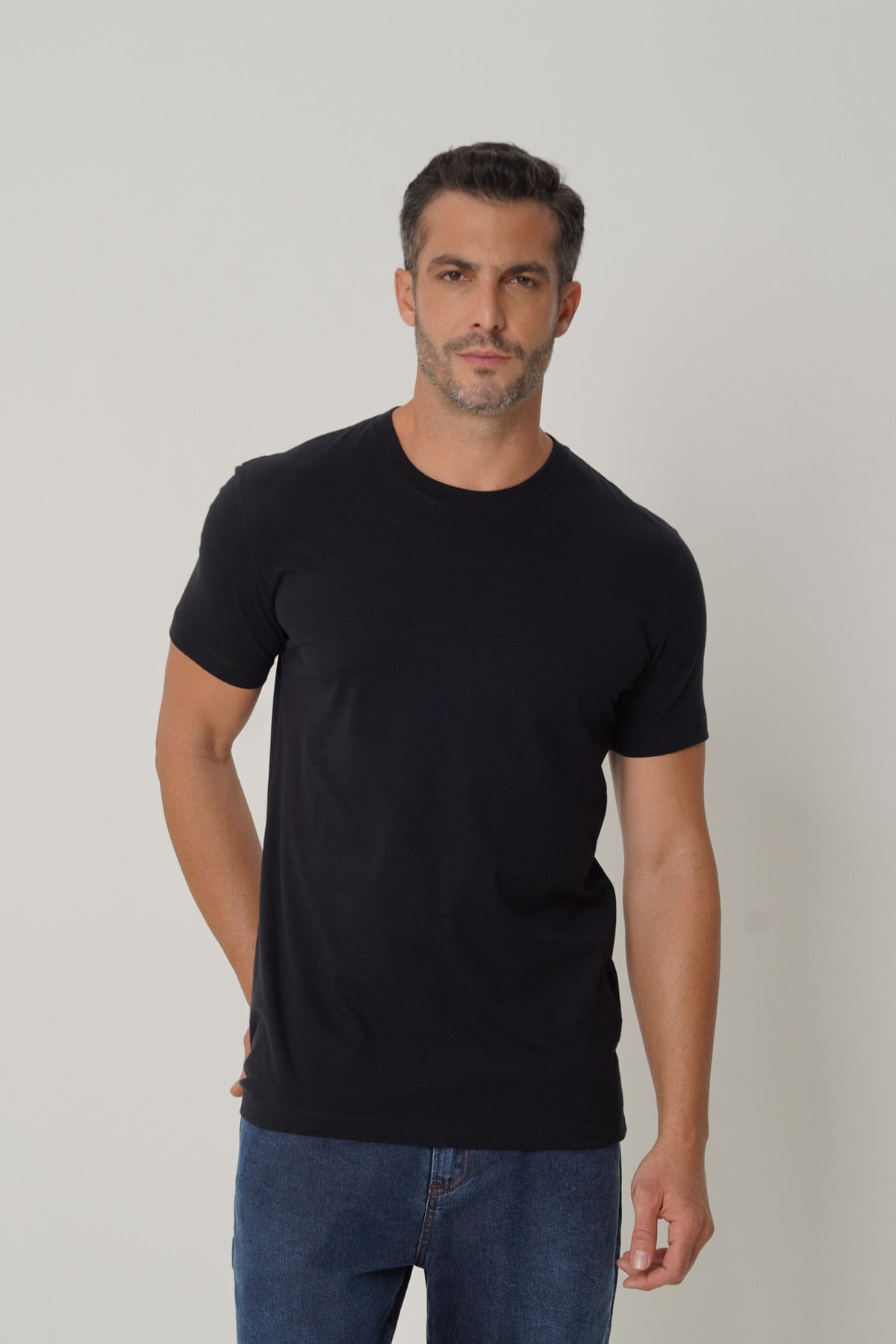 Camiseta Minimalista Silk Gola Masculina Acostamento Preto