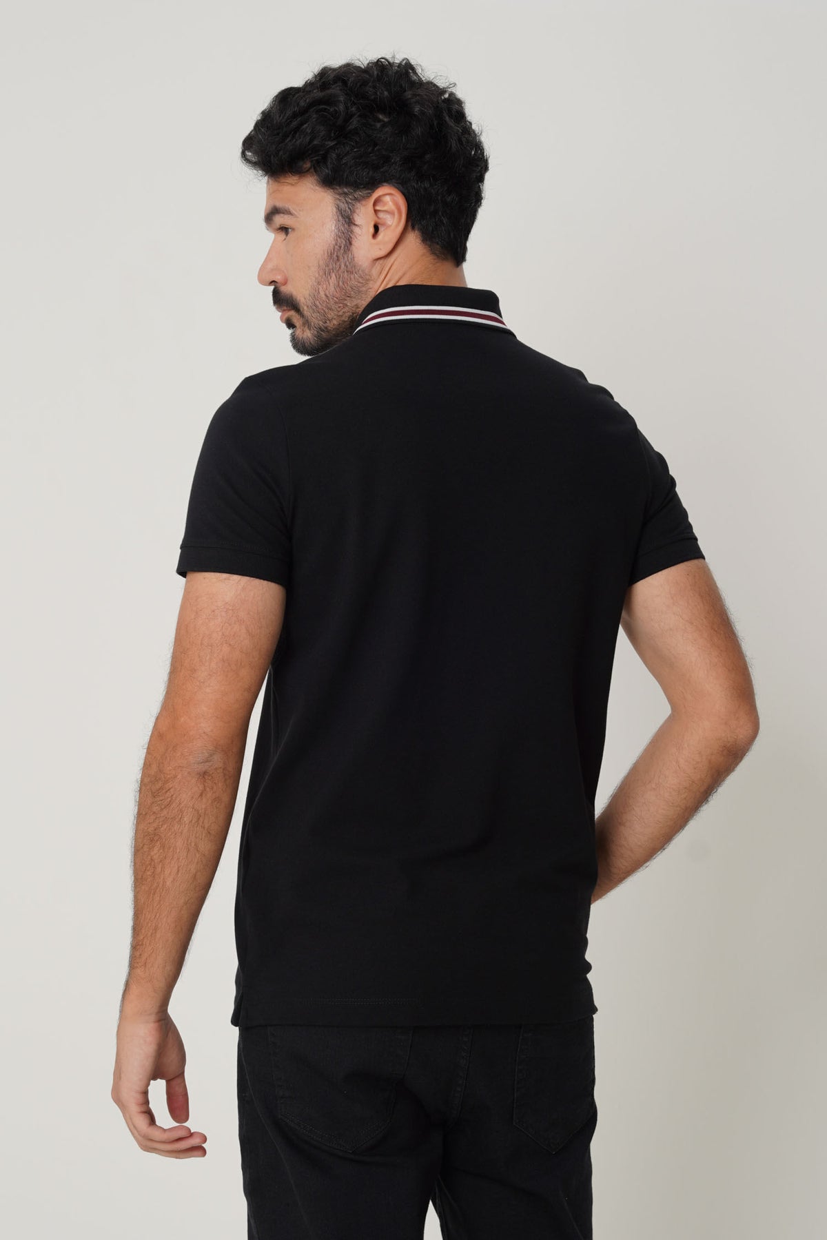 Polo Detalhe na Gola Masculina Acostamento Branco