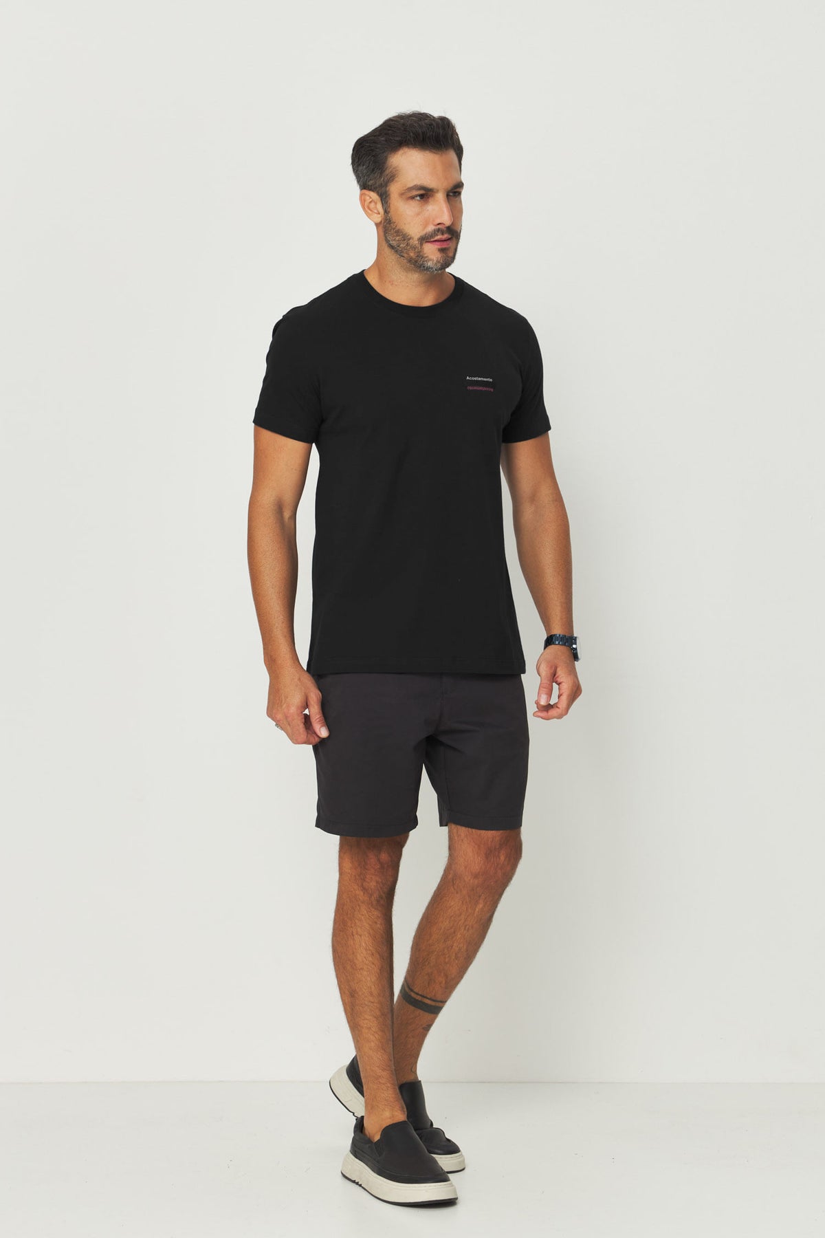 Camiseta Lobo Geométrico Masculino Acostamento Preto