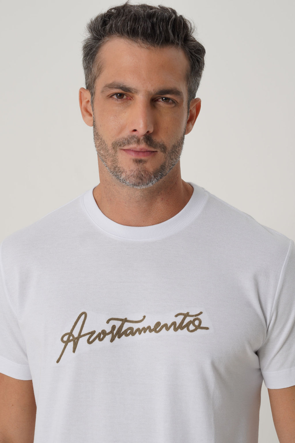 Camiseta Lettering Bordado Masculina Acostamento Branco