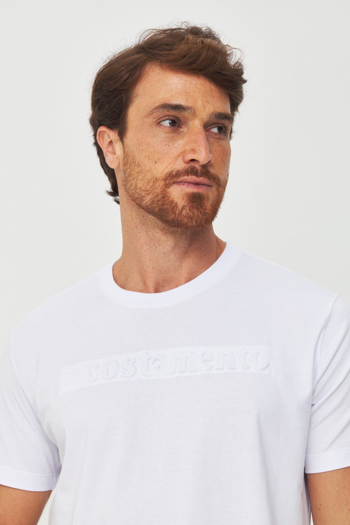 Camiseta Logo em Alto Relevo Touch Masculina Acostamento Branco