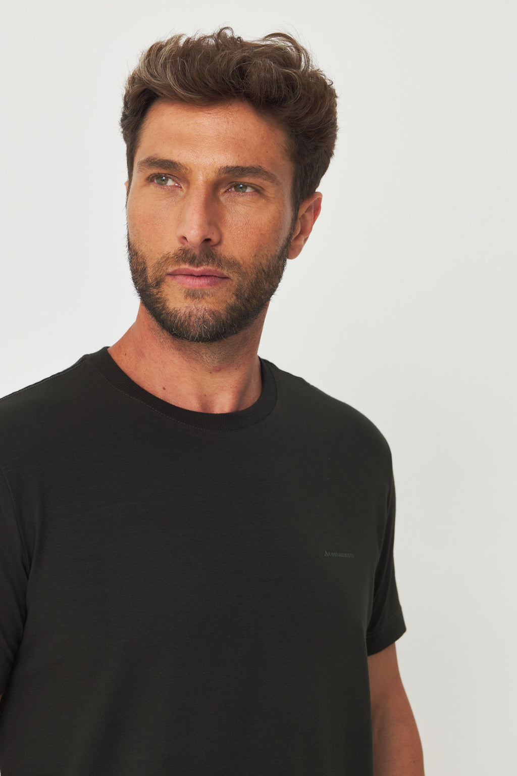 Camiseta Detalhe Minimalista Masculina Acostamento Verde Folhagem