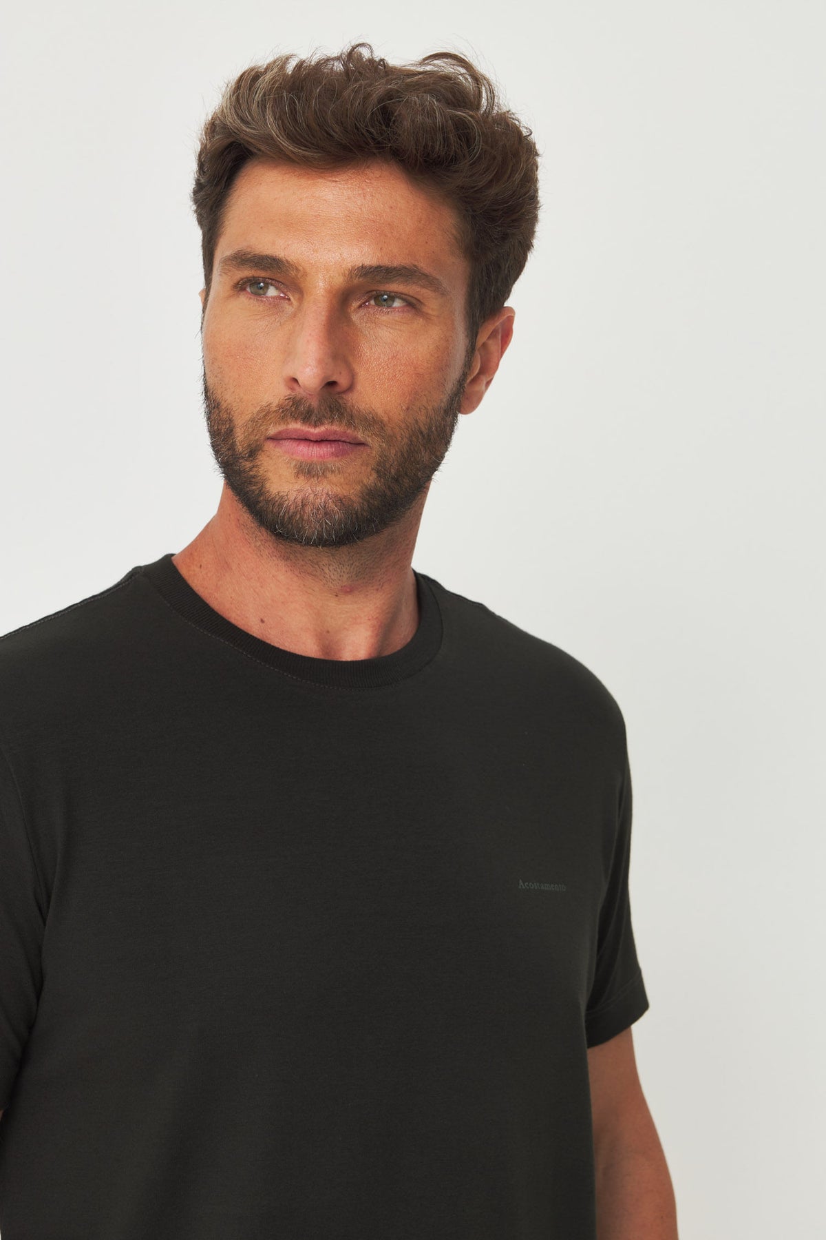 Camiseta Detalhe Minimalista Masculina Acostamento Verde Folhagem