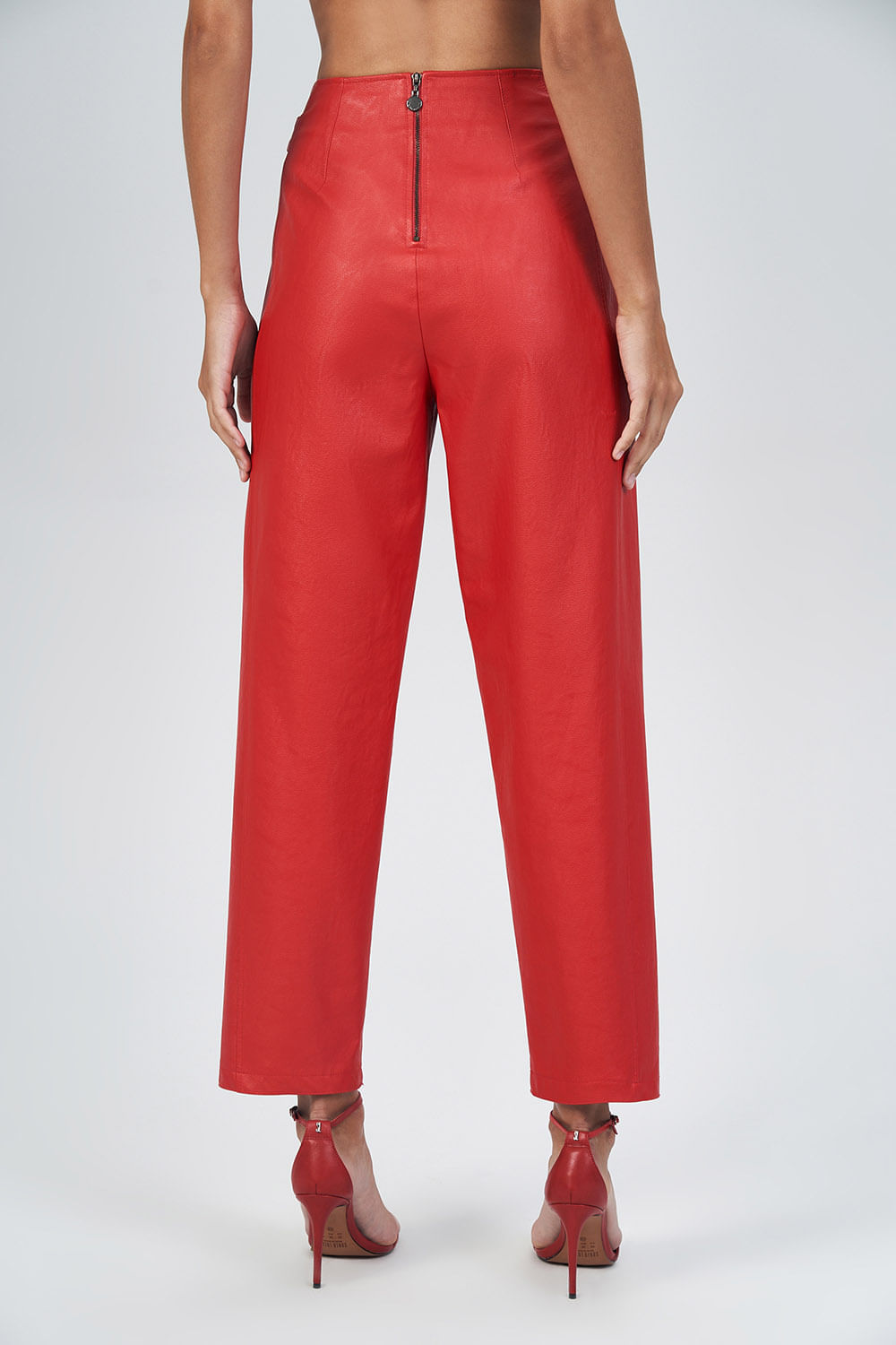 Calça Detalhe Fivelas PU Feminina Acostamento Red Velvet