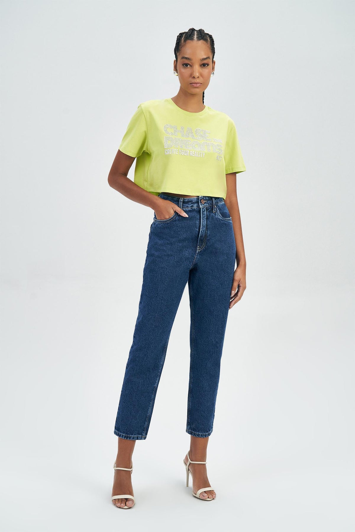 T-Shirt Cropped Shinny Feminina Acostamento Off White