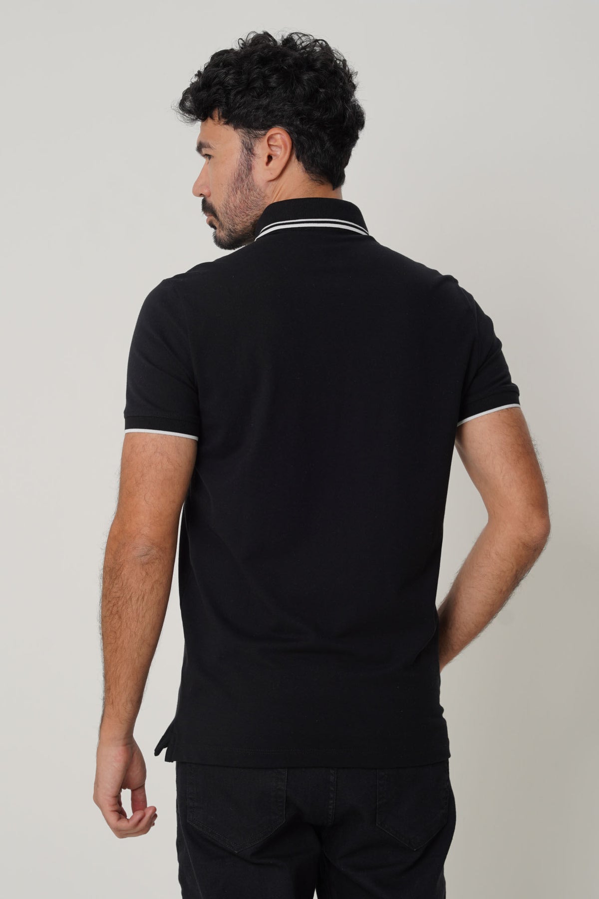 Polo Gola Contrastante Masculina Acostamento Preto