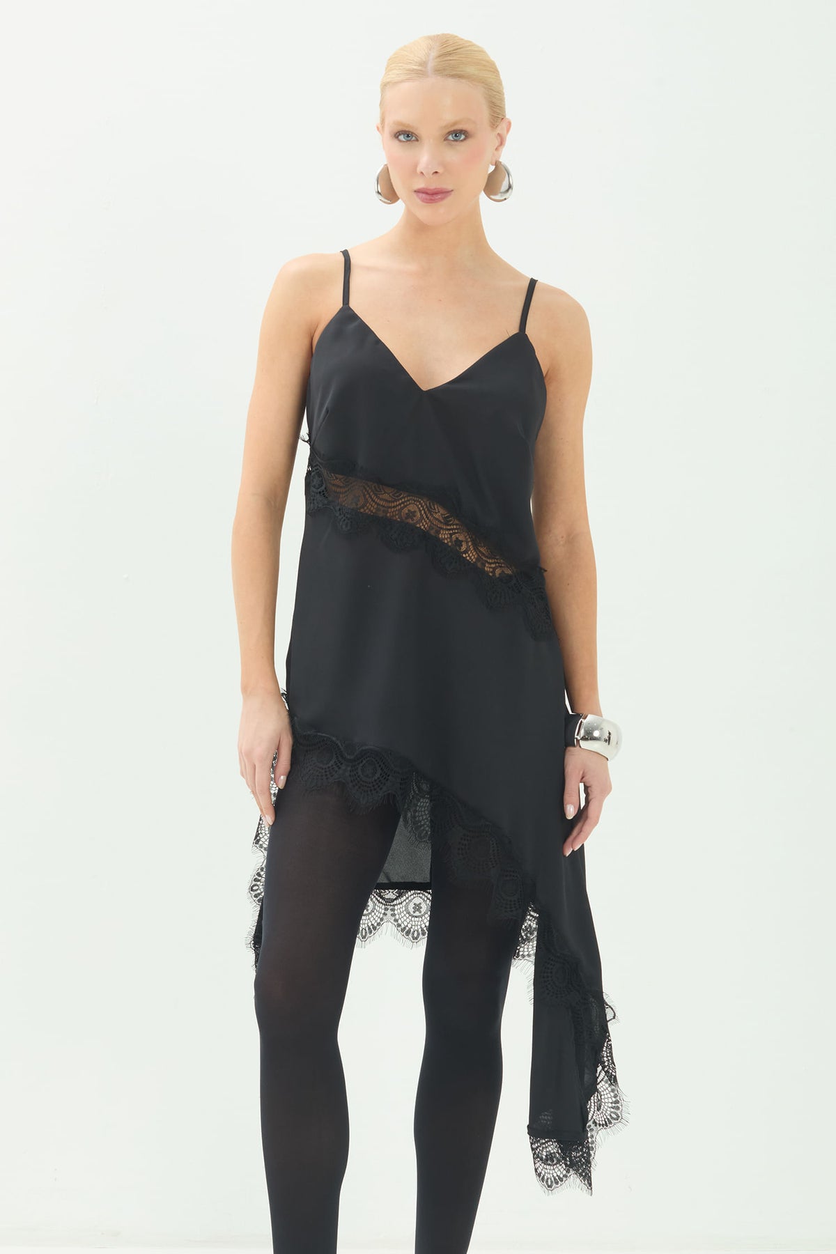 Vestido Midi Assimétrico com Renda ACT Feminino Preto