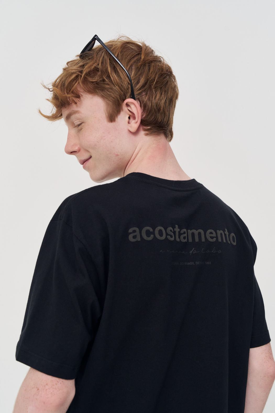 Camiseta Classic Estampa Menino Acostamento Next Preto