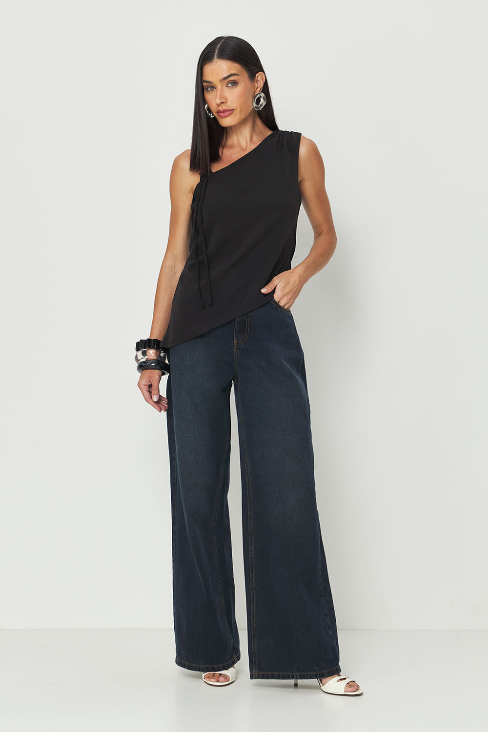 Blusa Com Detalhe Ajustável ACT Feminina Preto