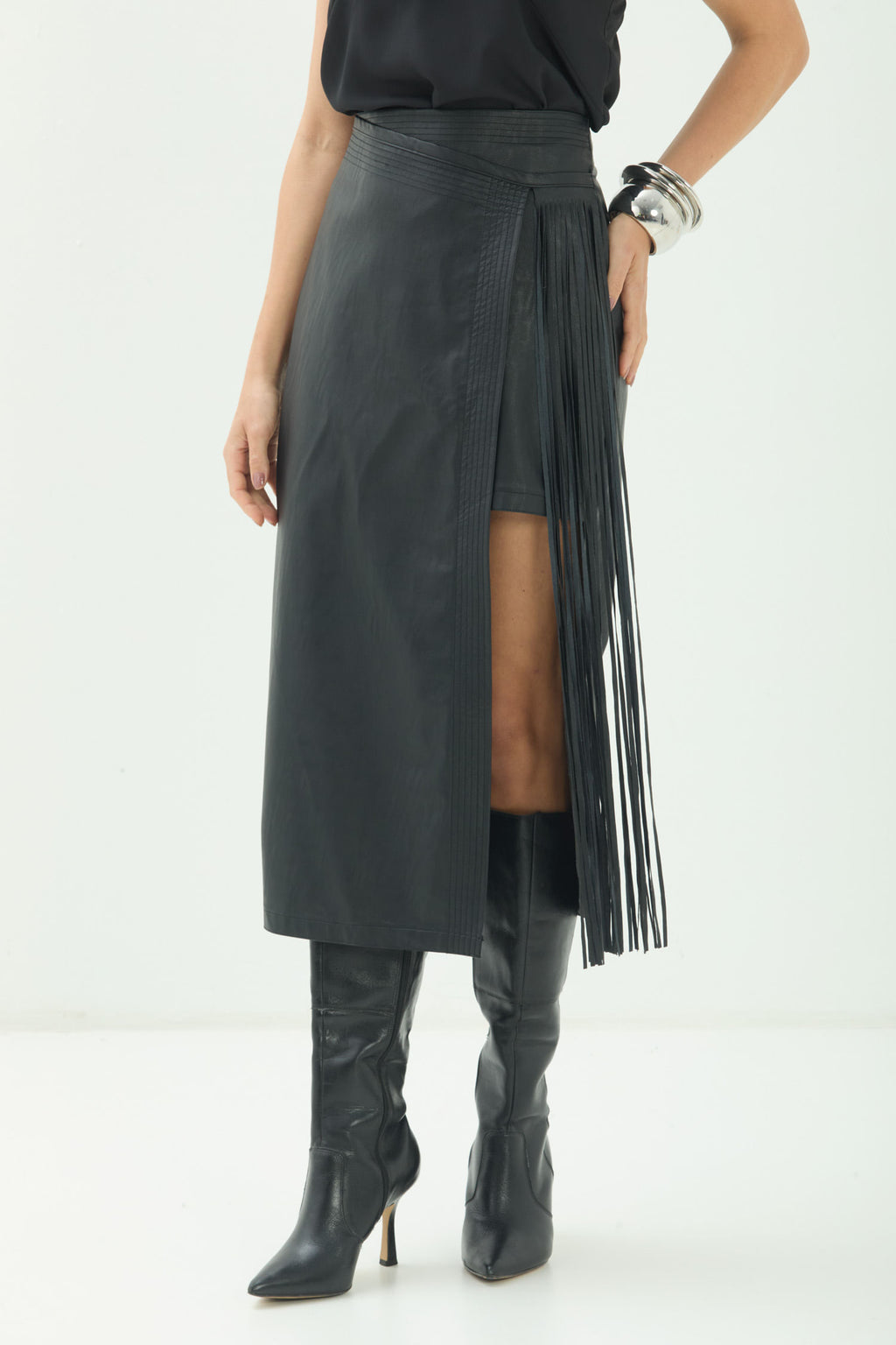 Saia Midi PU com Franjas ACT Feminina Preto