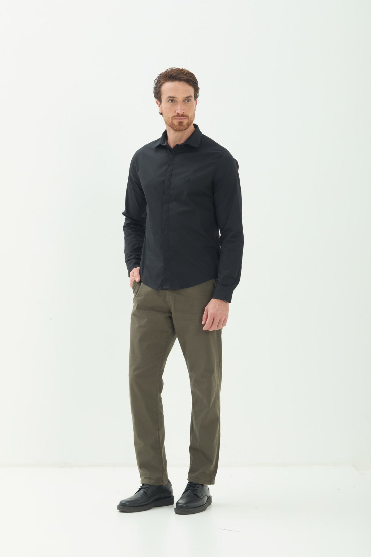 Camisa Manga Longa Botão Oculto Masculina Acostamento Preto