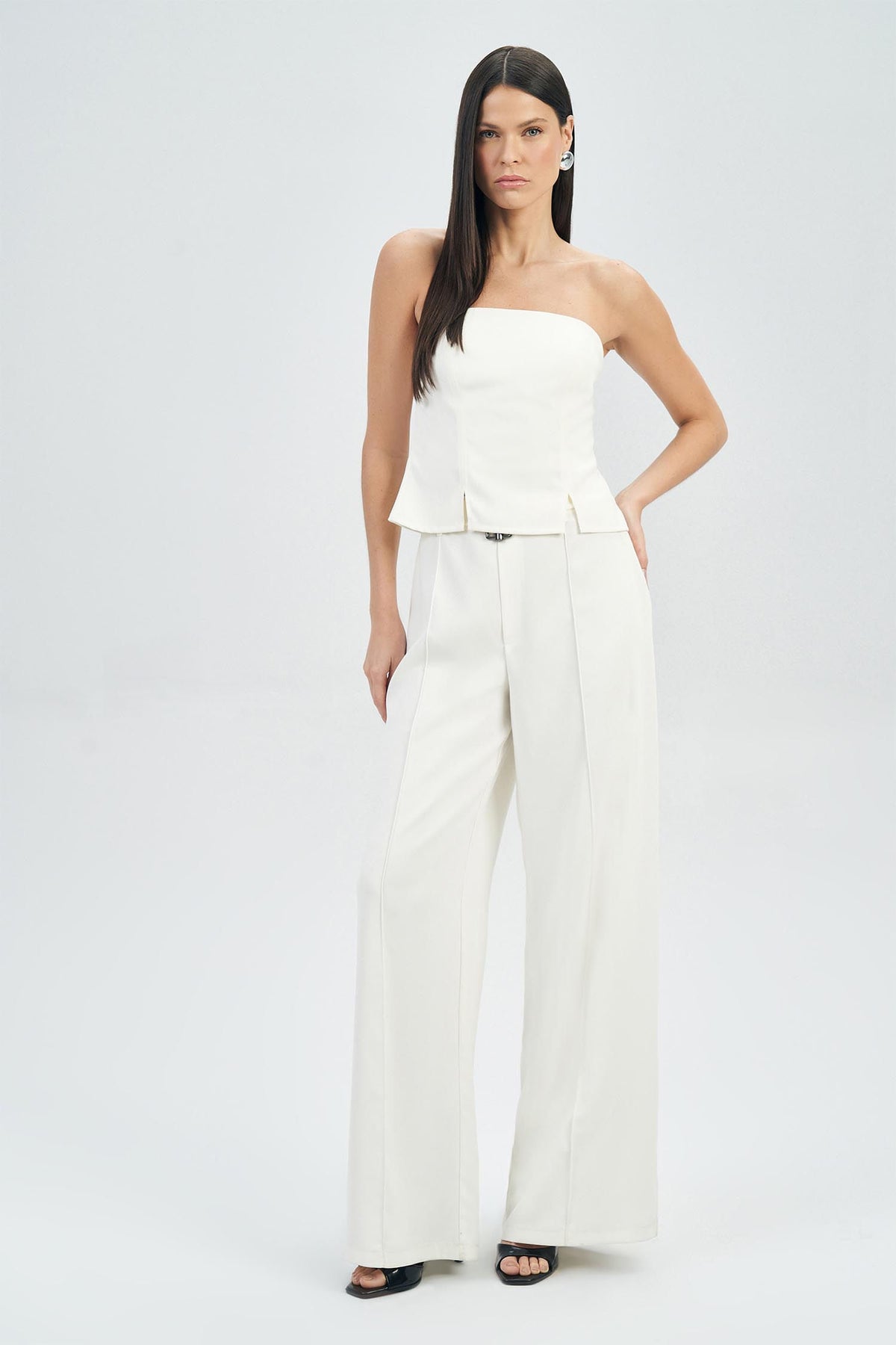 Calça Acetinada com Fivela Feminina Acostamento Off White