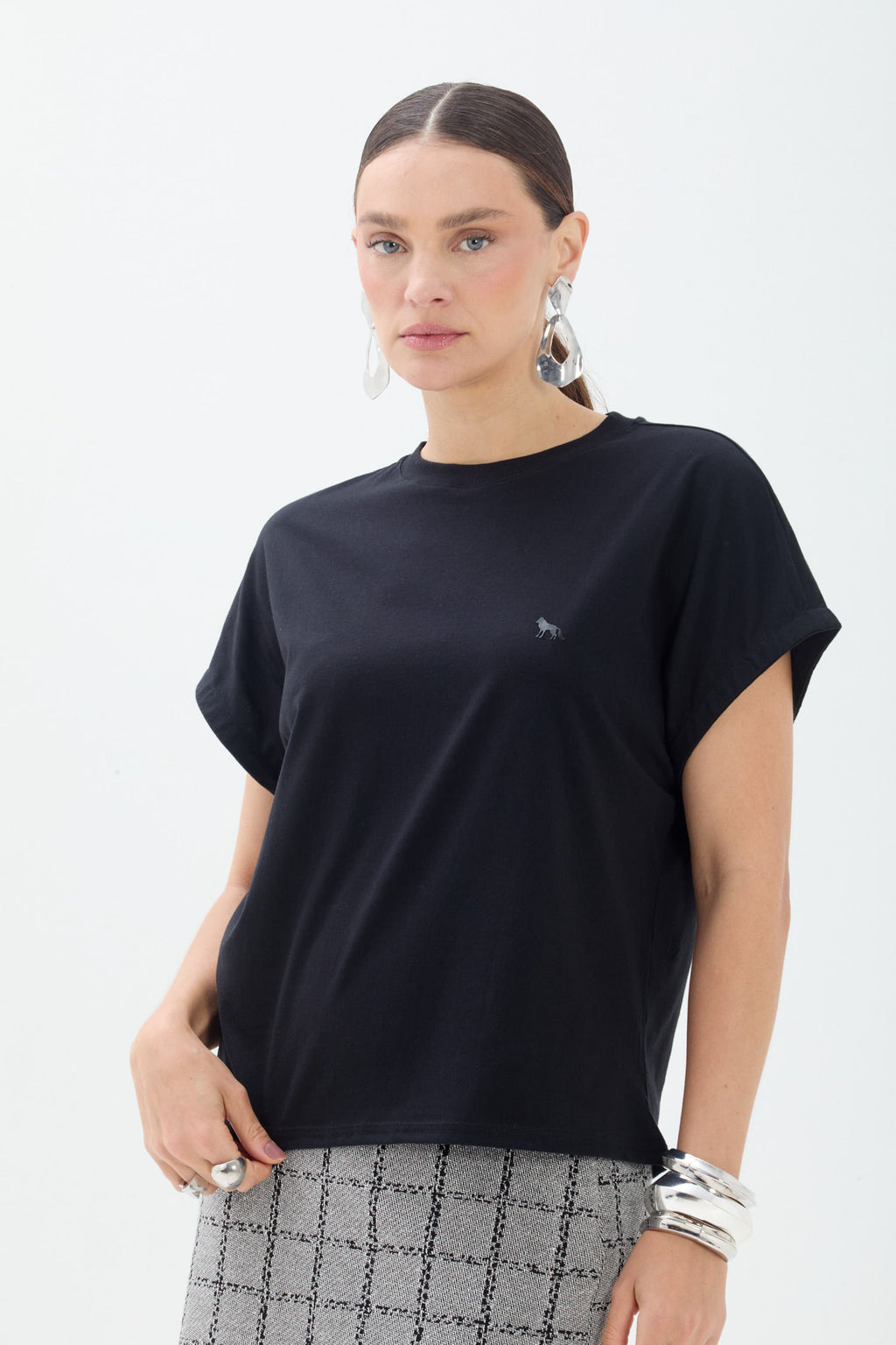 T-Shirt Manga Dobrada ACT Feminino Preto
