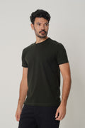 Camiseta Básica Lisa Masculina Acostamento Verde Folhagem