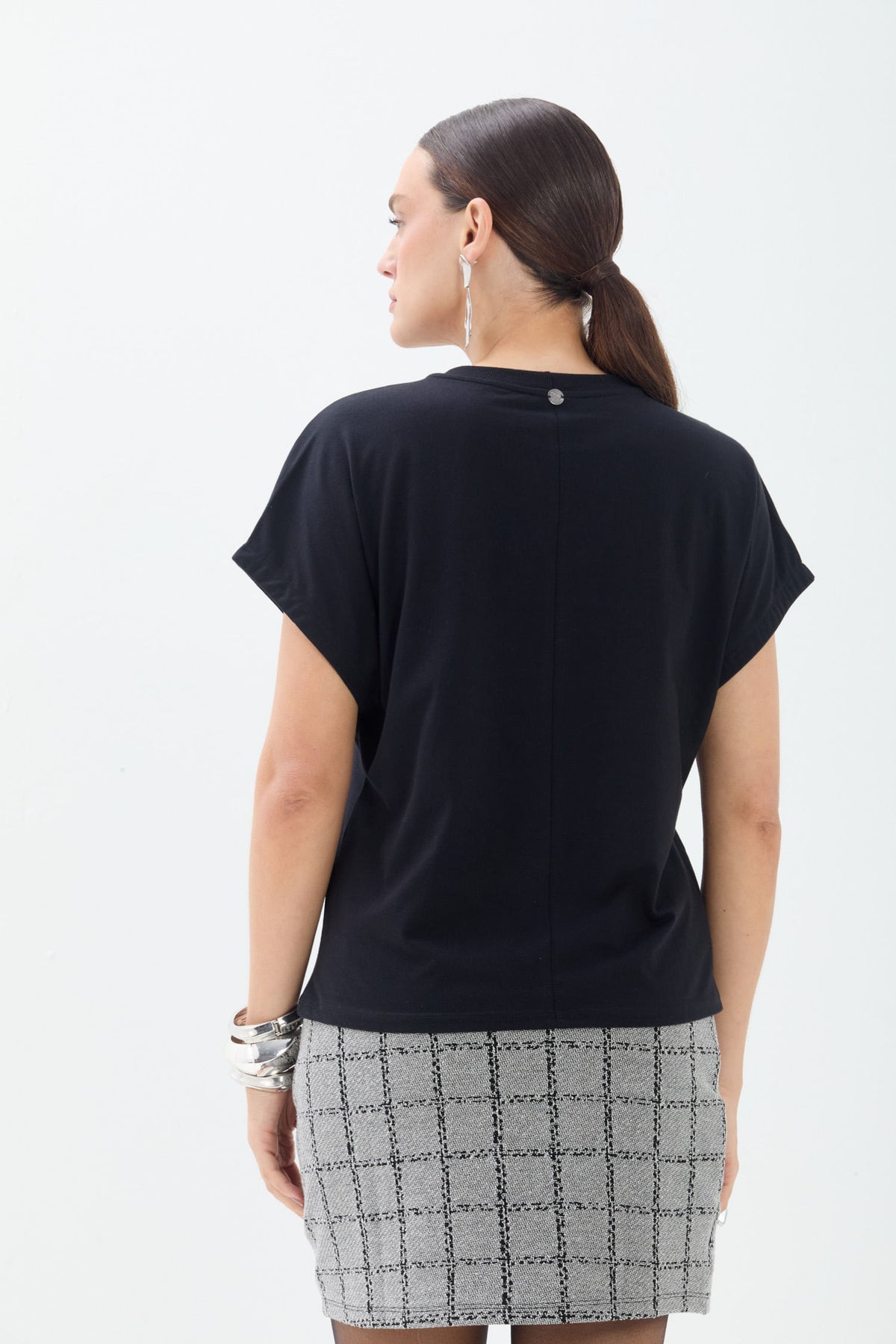 T-Shirt Manga Dobrada ACT Feminino Preto
