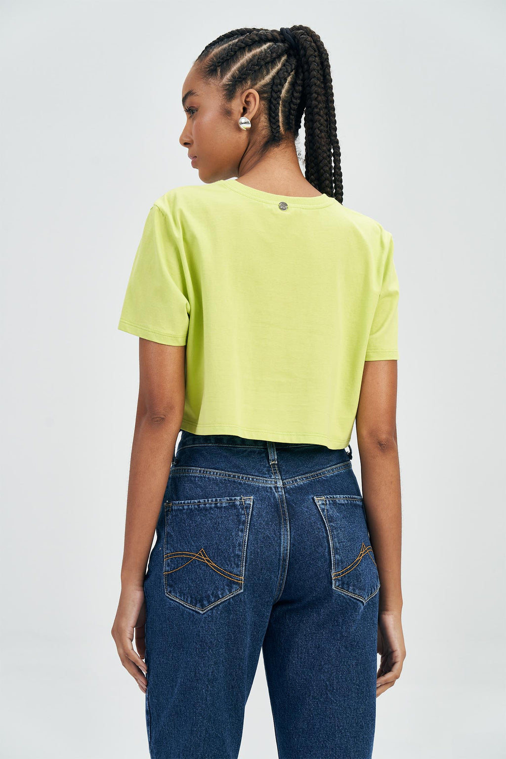 T-Shirt Cropped Shinny Feminina Acostamento Off White