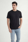 Camiseta Básica Masculino Acostamento Preto