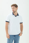 Polo Com Gola Contrastante Masculina Acostamento Branco